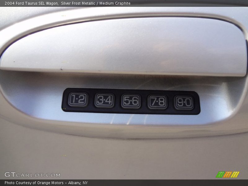 Silver Frost Metallic / Medium Graphite 2004 Ford Taurus SEL Wagon