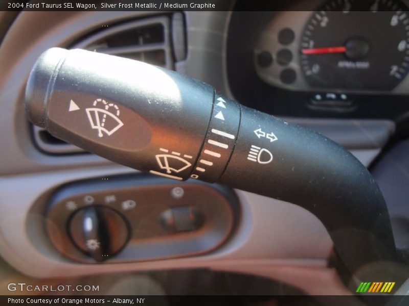 Silver Frost Metallic / Medium Graphite 2004 Ford Taurus SEL Wagon