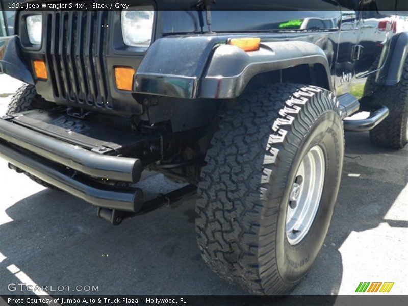 Black / Grey 1991 Jeep Wrangler S 4x4