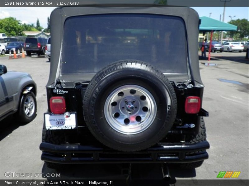 Black / Grey 1991 Jeep Wrangler S 4x4