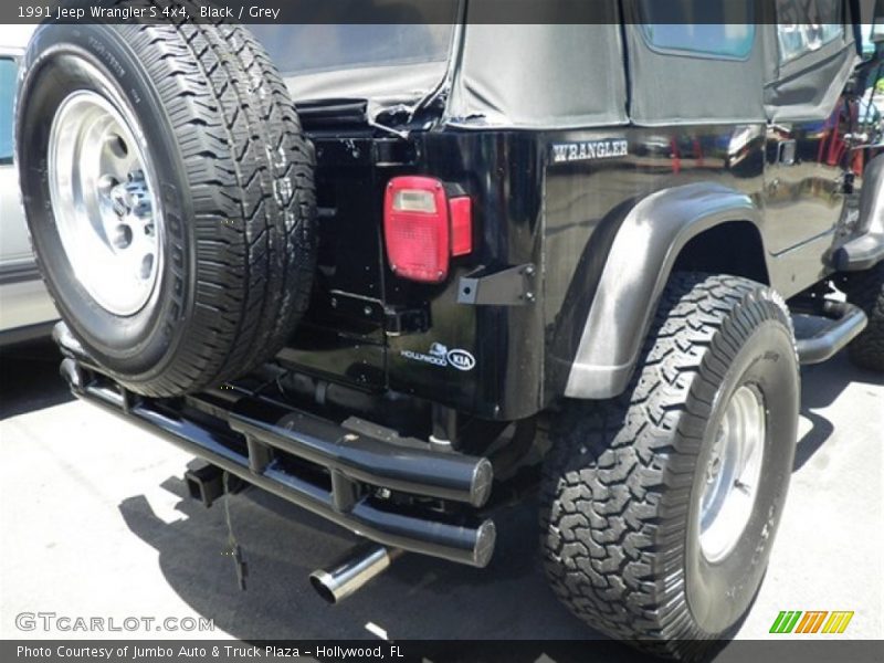 Black / Grey 1991 Jeep Wrangler S 4x4