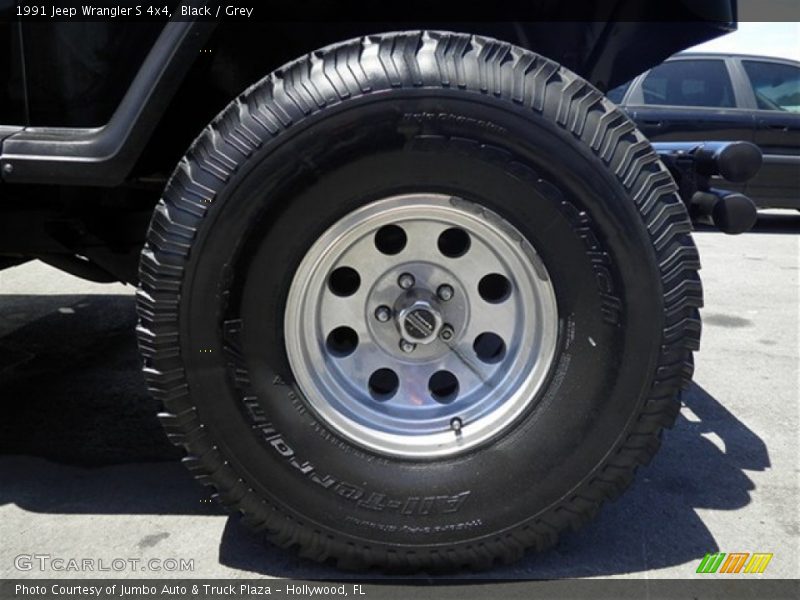Custom Wheels of 1991 Wrangler S 4x4