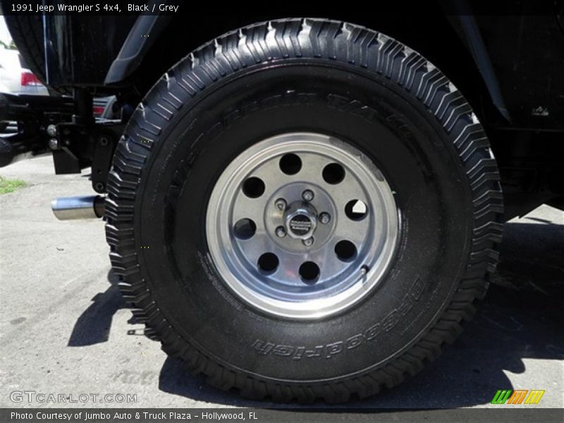 Custom Wheels of 1991 Wrangler S 4x4
