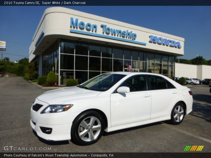 Super White / Dark Charcoal 2010 Toyota Camry SE