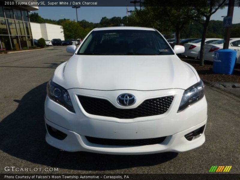 Super White / Dark Charcoal 2010 Toyota Camry SE