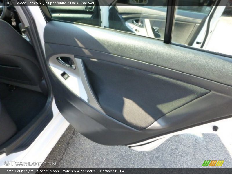 Super White / Dark Charcoal 2010 Toyota Camry SE