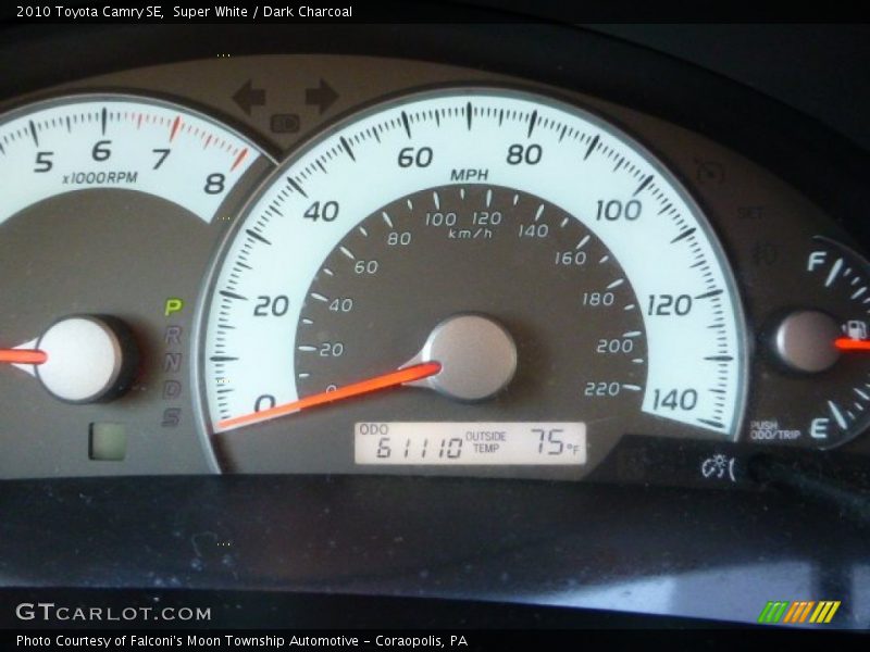 Super White / Dark Charcoal 2010 Toyota Camry SE