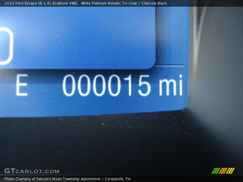 White Platinum Metallic Tri-Coat / Charcoal Black 2013 Ford Escape SE 1.6L EcoBoost 4WD