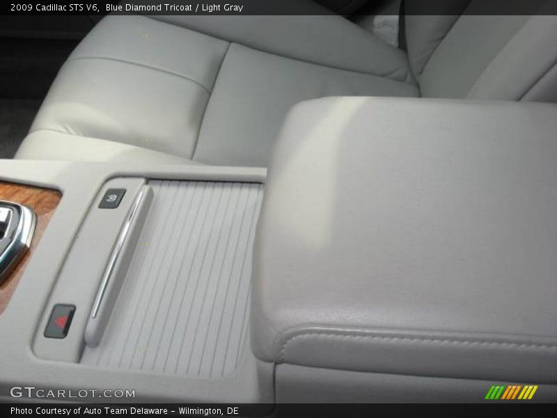 Blue Diamond Tricoat / Light Gray 2009 Cadillac STS V6