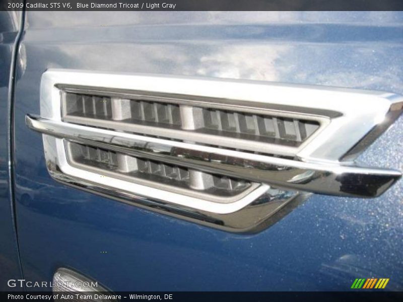 Blue Diamond Tricoat / Light Gray 2009 Cadillac STS V6