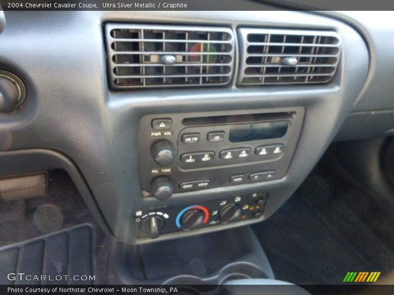 Ultra Silver Metallic / Graphite 2004 Chevrolet Cavalier Coupe