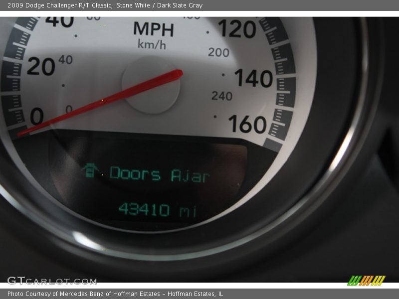 Stone White / Dark Slate Gray 2009 Dodge Challenger R/T Classic