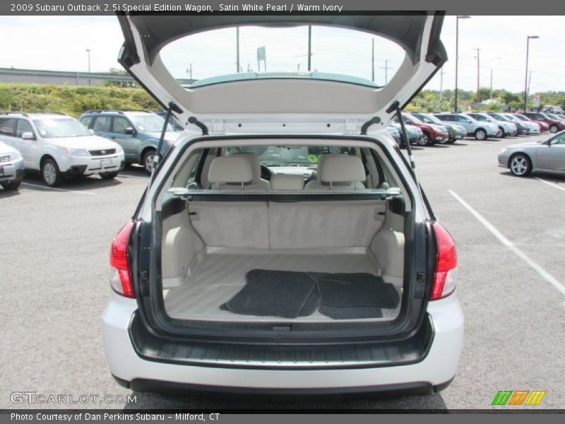 Satin White Pearl / Warm Ivory 2009 Subaru Outback 2.5i Special Edition Wagon