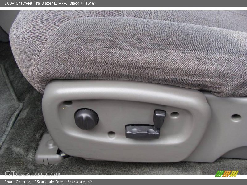 Black / Pewter 2004 Chevrolet TrailBlazer LS 4x4