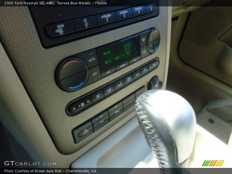 Controls of 2005 Freestyle SEL AWD