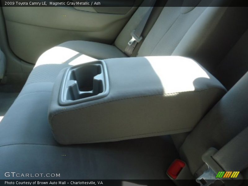 Magnetic Gray Metallic / Ash 2009 Toyota Camry LE