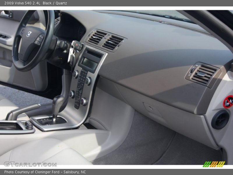 Black / Quartz 2009 Volvo S40 2.4i