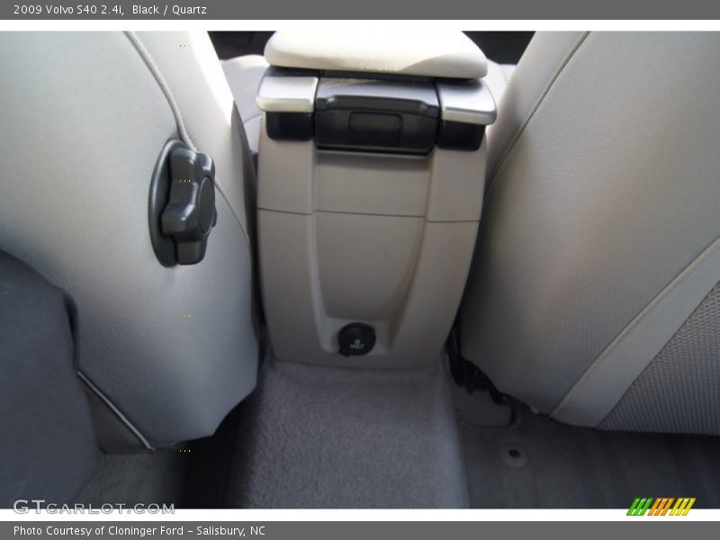 Black / Quartz 2009 Volvo S40 2.4i