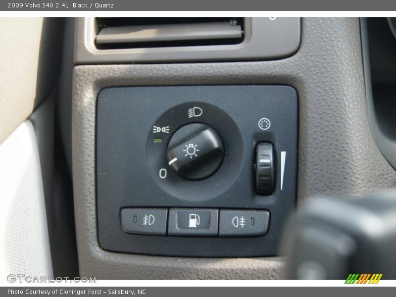 Black / Quartz 2009 Volvo S40 2.4i