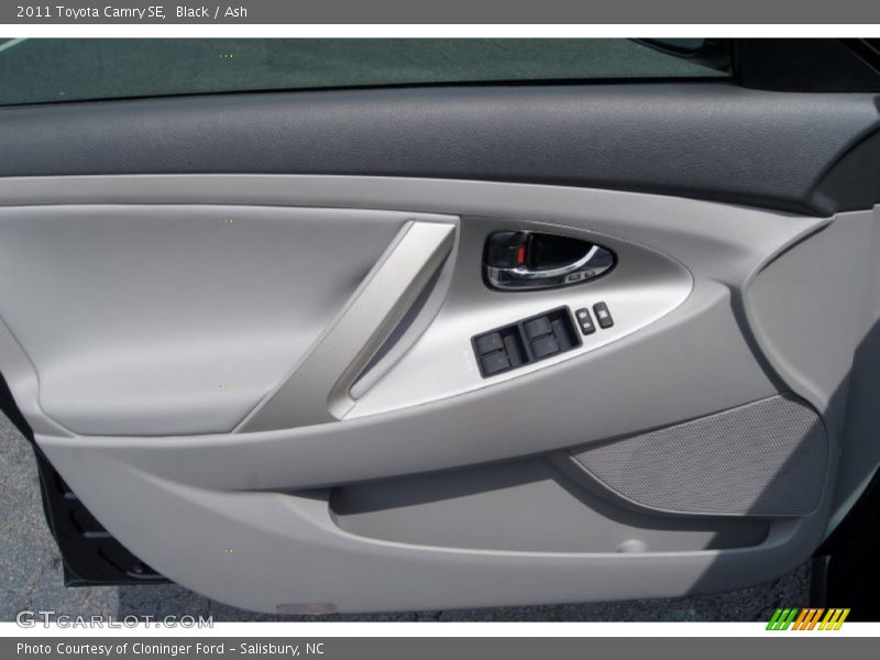 Black / Ash 2011 Toyota Camry SE