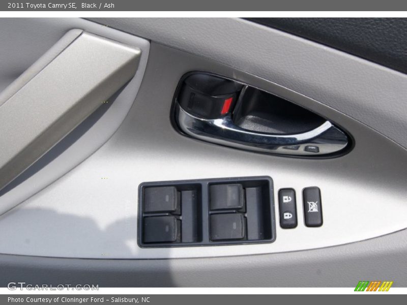 Black / Ash 2011 Toyota Camry SE