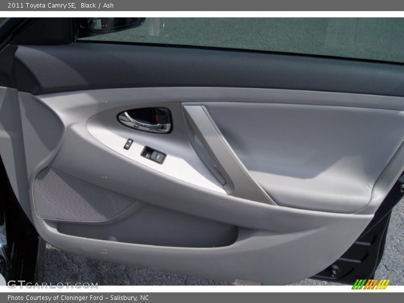 Black / Ash 2011 Toyota Camry SE