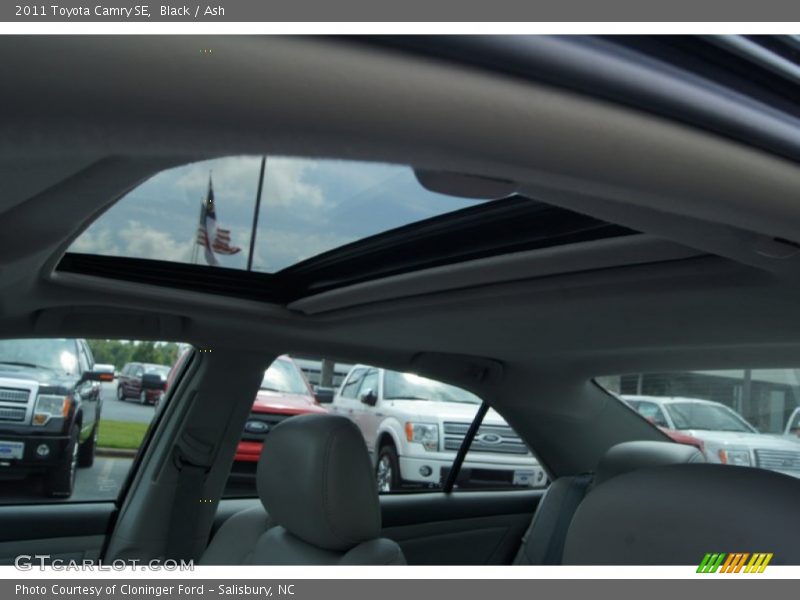 Black / Ash 2011 Toyota Camry SE