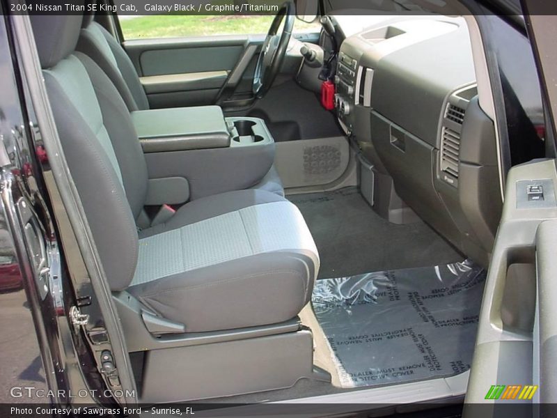 Galaxy Black / Graphite/Titanium 2004 Nissan Titan SE King Cab