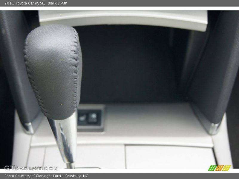 Black / Ash 2011 Toyota Camry SE