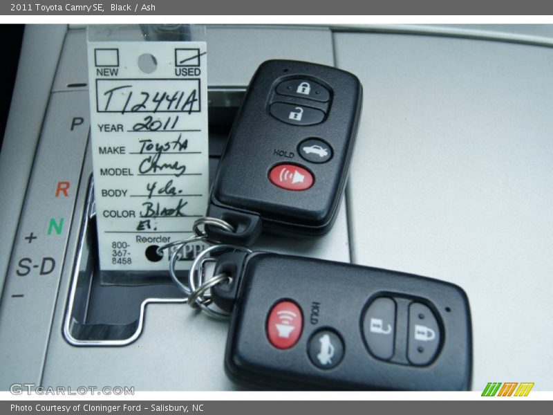 Black / Ash 2011 Toyota Camry SE