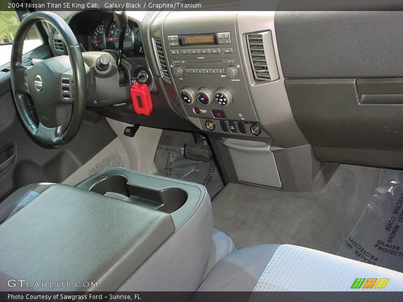 Galaxy Black / Graphite/Titanium 2004 Nissan Titan SE King Cab