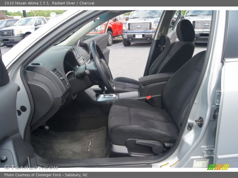 Radiant Silver / Charcoal 2010 Nissan Altima 2.5 S