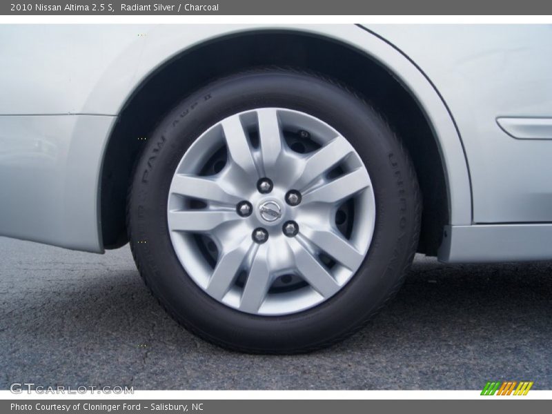 Radiant Silver / Charcoal 2010 Nissan Altima 2.5 S