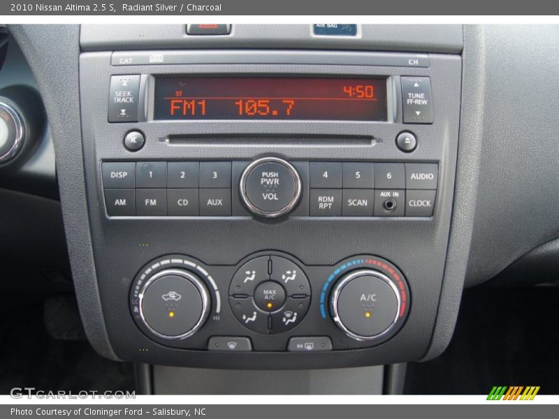 Radiant Silver / Charcoal 2010 Nissan Altima 2.5 S