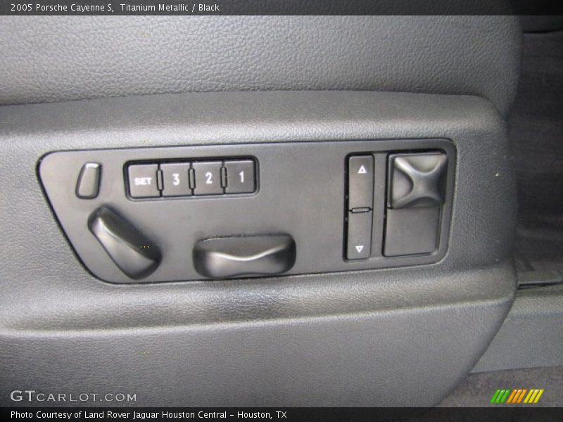 Titanium Metallic / Black 2005 Porsche Cayenne S