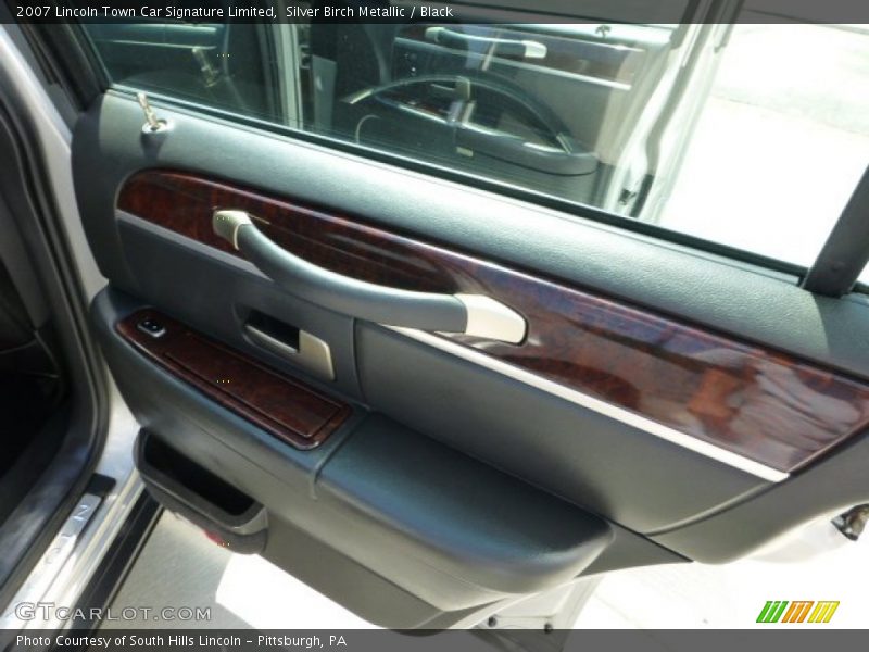 Silver Birch Metallic / Black 2007 Lincoln Town Car Signature Limited