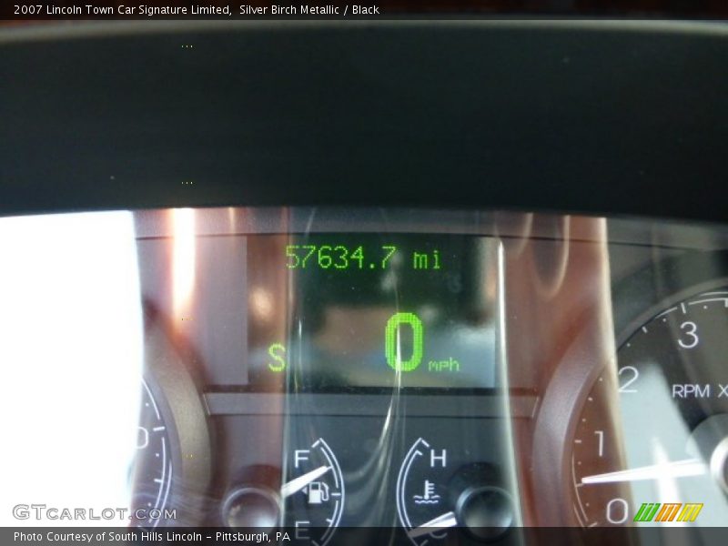 Silver Birch Metallic / Black 2007 Lincoln Town Car Signature Limited