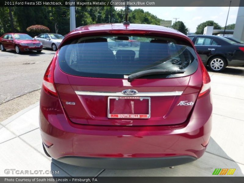 Bright Magenta Metallic / Charcoal Black/Blue Cloth 2011 Ford Fiesta SES Hatchback