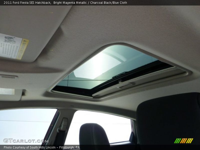 Bright Magenta Metallic / Charcoal Black/Blue Cloth 2011 Ford Fiesta SES Hatchback