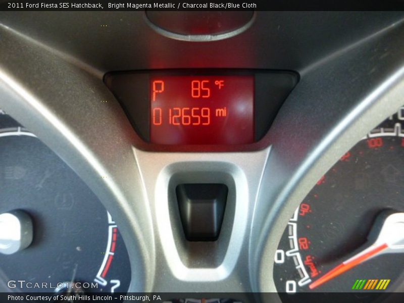 Bright Magenta Metallic / Charcoal Black/Blue Cloth 2011 Ford Fiesta SES Hatchback