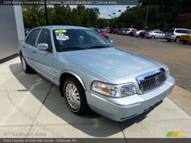 Front 3/4 View of 2006 Grand Marquis LS Ultimate