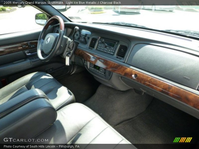 Dashboard of 2006 Grand Marquis LS Ultimate