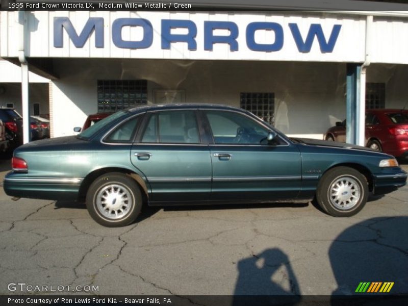 Medium Willow Metallic / Green 1995 Ford Crown Victoria LX