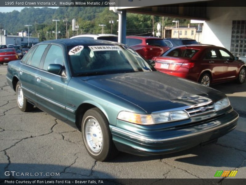 Medium Willow Metallic / Green 1995 Ford Crown Victoria LX