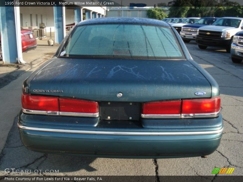 Medium Willow Metallic / Green 1995 Ford Crown Victoria LX