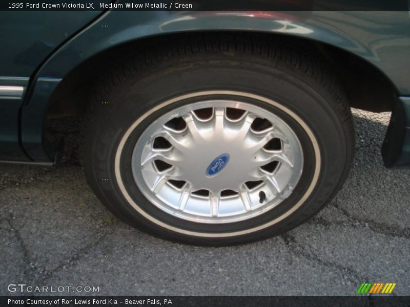 Medium Willow Metallic / Green 1995 Ford Crown Victoria LX