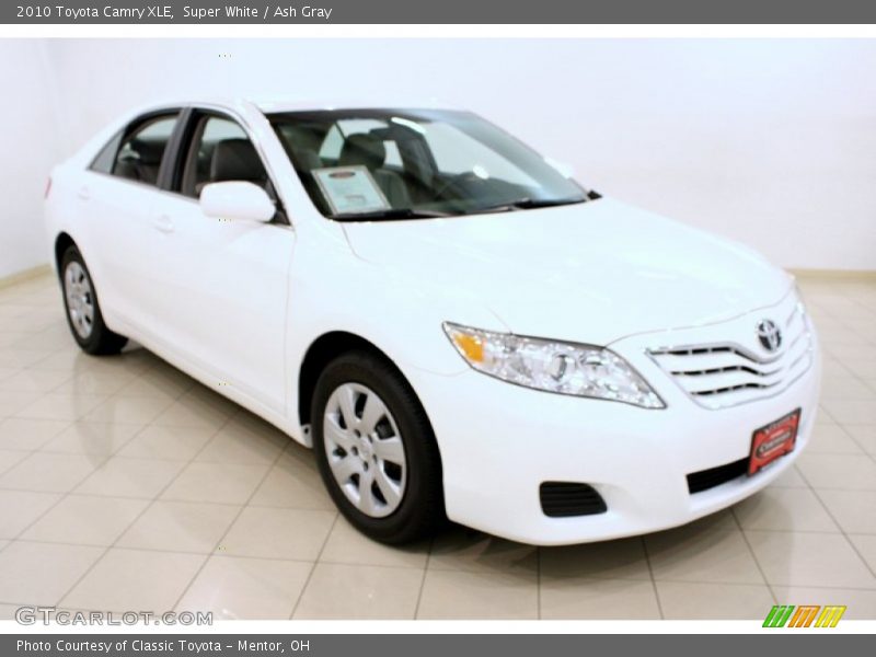 Super White / Ash Gray 2010 Toyota Camry XLE