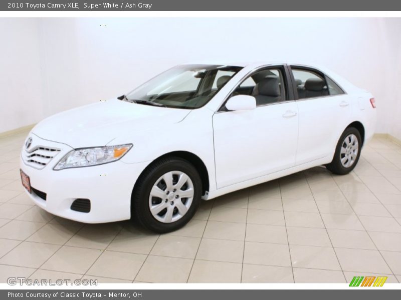 Super White / Ash Gray 2010 Toyota Camry XLE