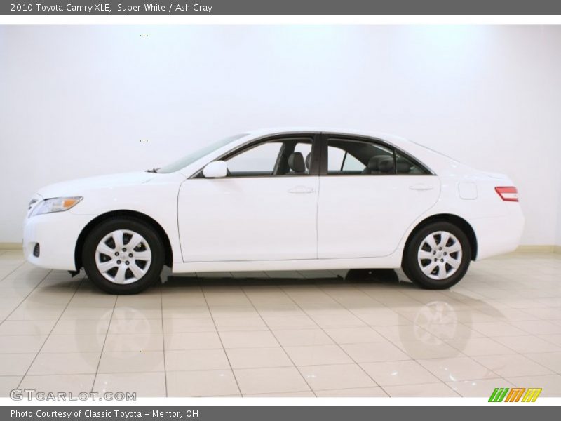 Super White / Ash Gray 2010 Toyota Camry XLE