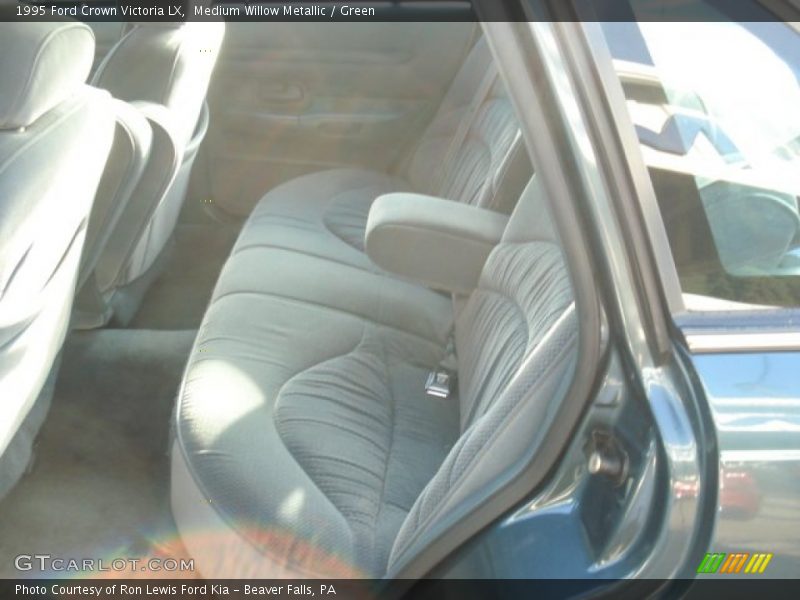 Medium Willow Metallic / Green 1995 Ford Crown Victoria LX